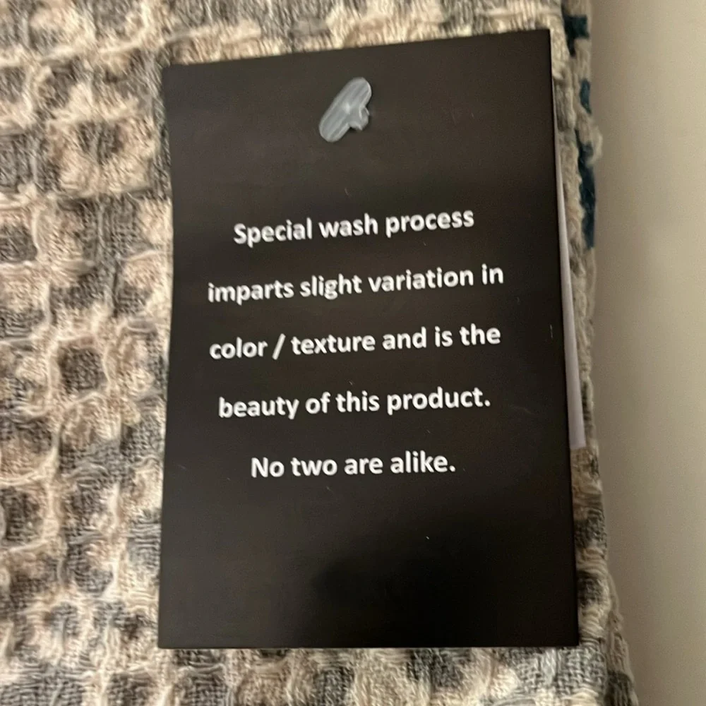 Rachel Zoe Dish Towels (4) NWT - Picture 3 of 9